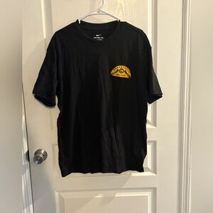 Nike Men’s Loose Fit Basketball T-shirt Medium New without Tags